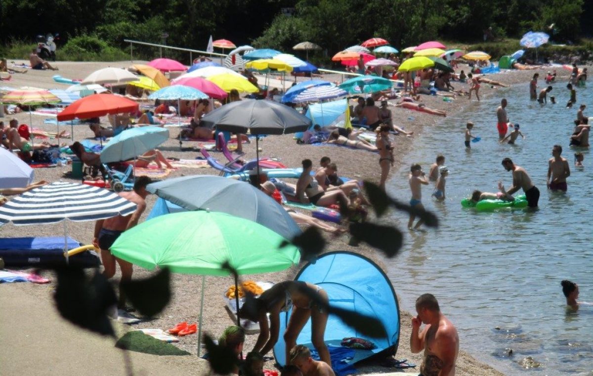 Slovenski dvojac pokušao ukrasti torbu s plaže na Krku, hrabri građanin ih brzo uhvatio