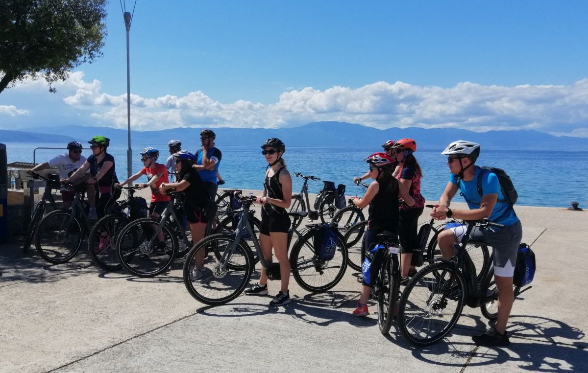 “Mijenjam ženu za električni bicikl”: Velik interes za E-bike u Njivicama, besplatne ture i sutra