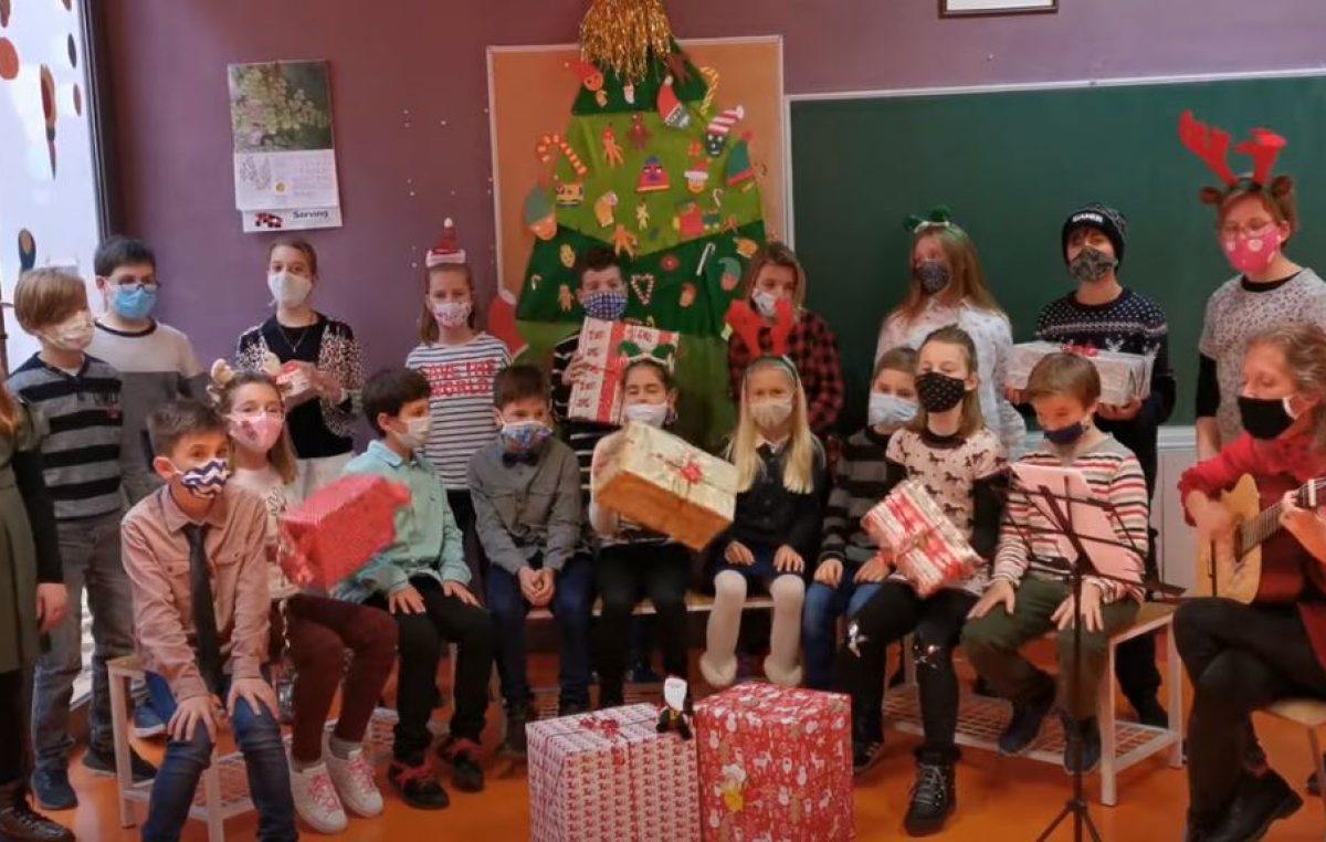 VIDEO Učenici OŠ Fran Krsto Frankopan Krk Božić čestitali virtualnim koncertom