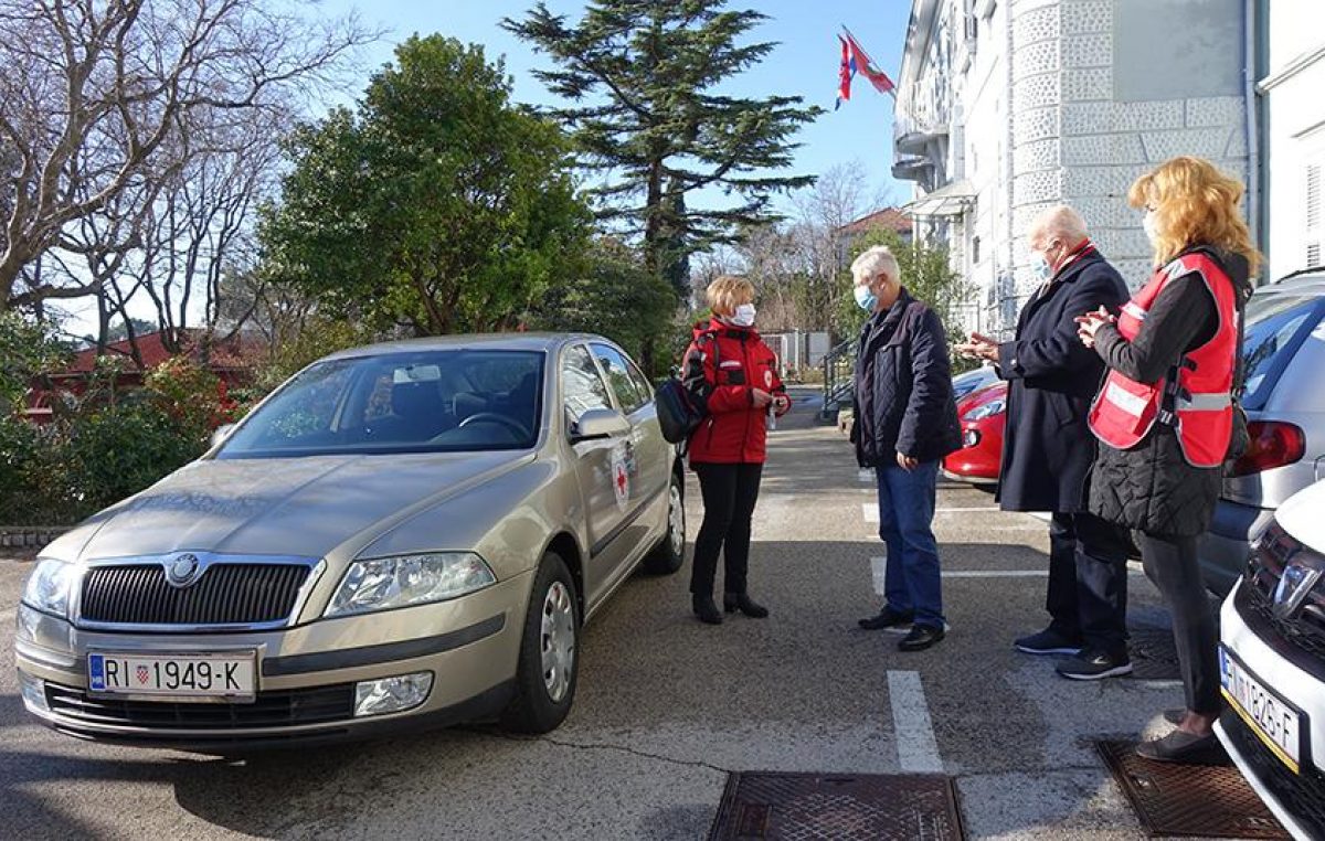Grad Krk donirao osobno vozilo Gradskom društvu Crvenog križa Krk