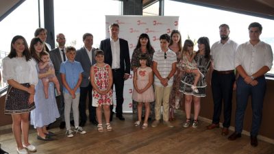 Predsjednik Milanović vrbničkoj obitelji Toljanić uručio nagradu “Europske velike obitelji” 2020. godine