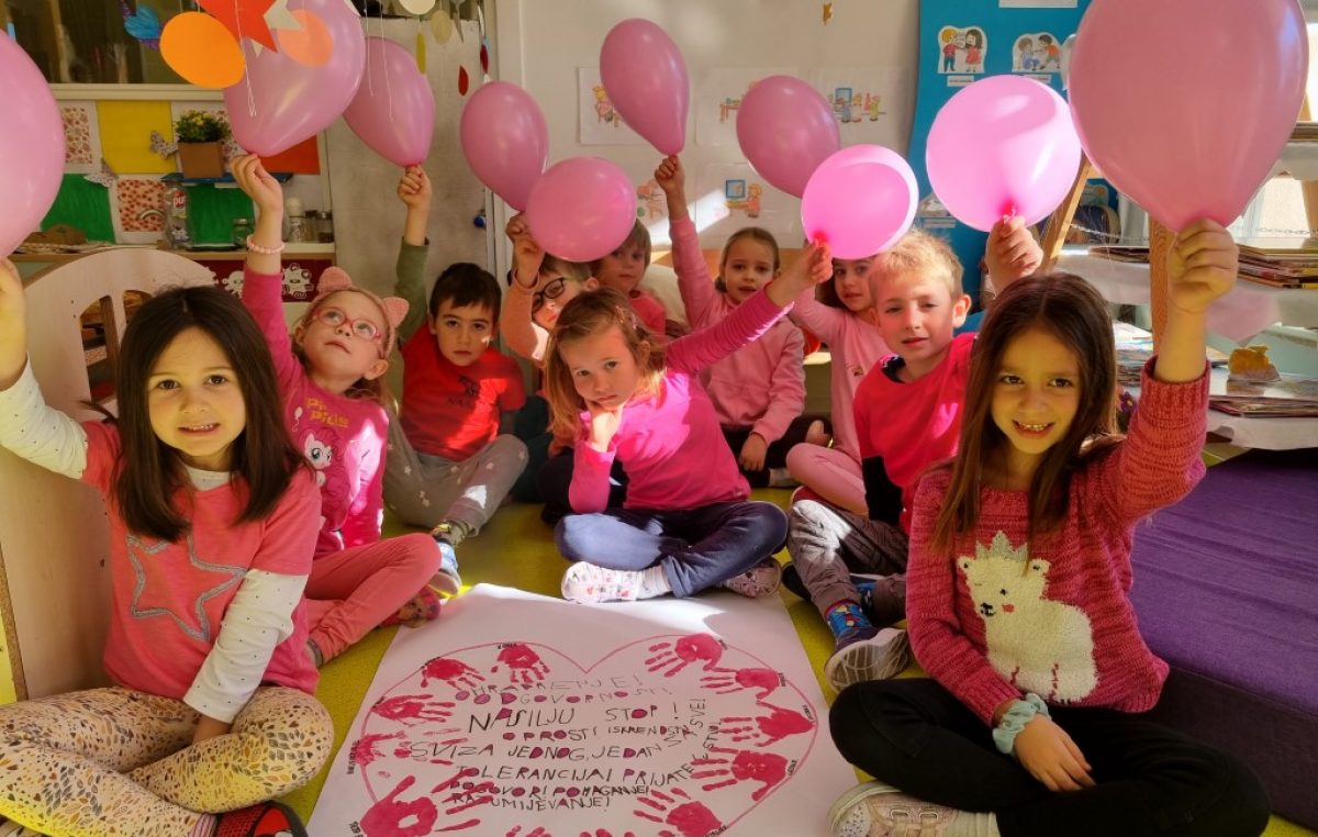 FOTO Stop nasilju: Obilježen Dan ružičastih majica, evo kako je bilo u Baški