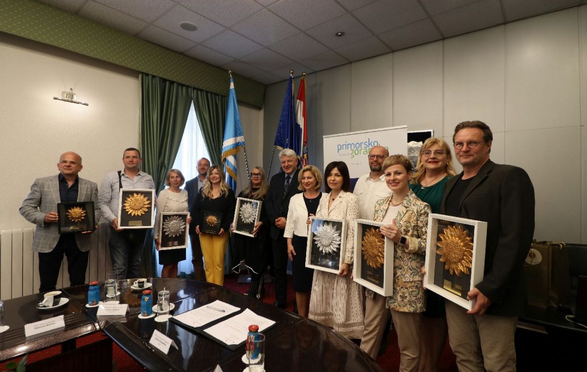 I Krčani među dobitnicima: Župan Komadina primio nagrađene Suncokretom ruralnog turizma 2021.