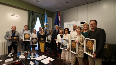I Krčani među dobitnicima: Župan Komadina primio nagrađene Suncokretom ruralnog turizma 2021.