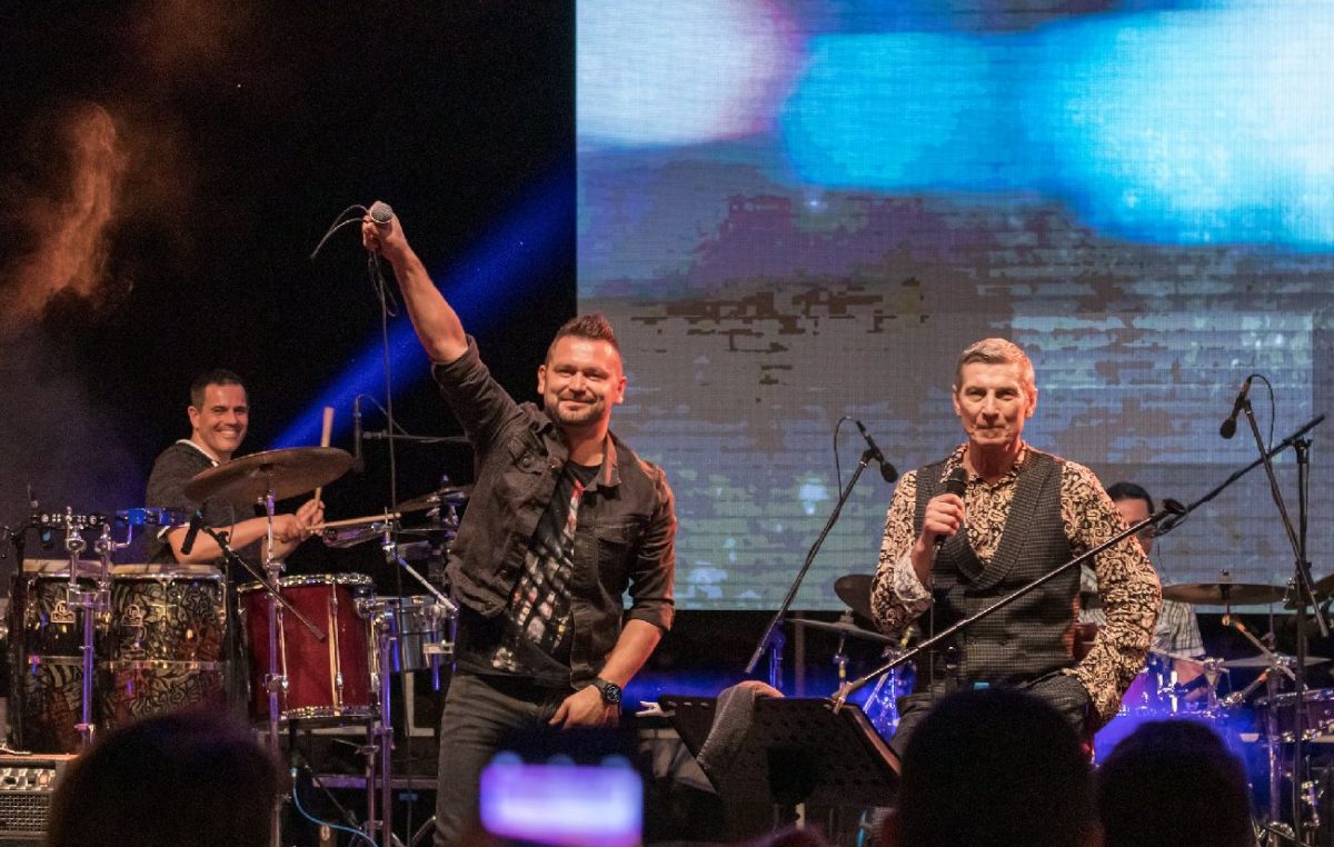 FOTO/VIDEO Massimo održao sjajan koncert u Krku, poseban gost “zapalio” publiku