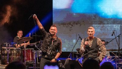FOTO/VIDEO Massimo održao sjajan koncert u Krku, poseban gost “zapalio” publiku