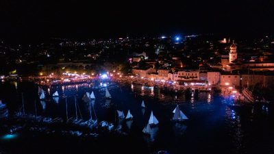 Krčka jedra: Noćni ples barki, regata i slavljenički koncert Harija Rončevića