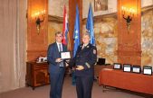 Grad Krk dobio zahvalnicu PU primorsko-goranske za izuzetan doprinos, potporu i suradnju u radu