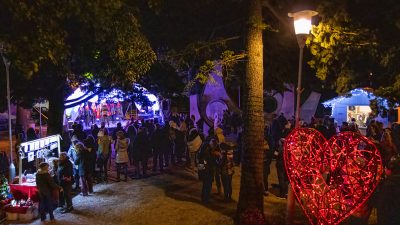 FOTO/VIDEO Koncertom zbora Josip Kaplan započela Božićna priča u Omišlju i Njivicama