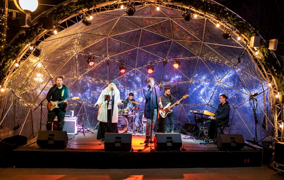 FOTO/VIDEO Marko Kutlić u inat kiši u Krku održao odličan koncert