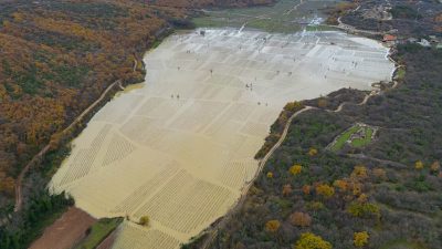 FOTO Vrbničko polje kao veliko jezero, ugroženi mladi vinogradi; DHMZ najavio nove poplave