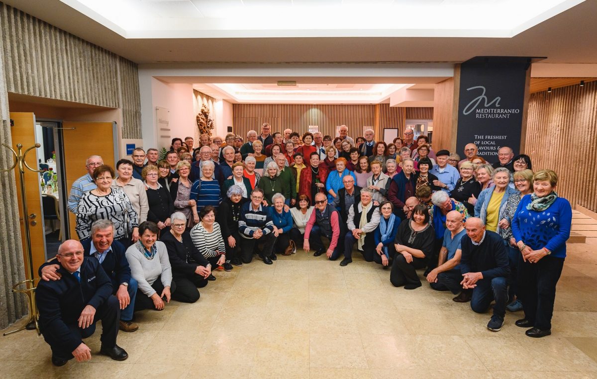 Umirovljenici grada Krka okupili se za Dan žena u Valamar Diamant Hotelu u Poreču