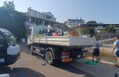 Komunalci u Staroj Baški pokupili cijeli kamion rekvizita za “rezervaciju” plaže