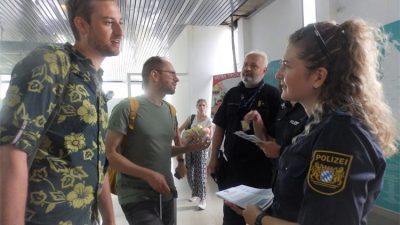 Krk: Hrvatski i njemački policajci savjetovali turiste u zračnoj luci
