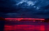 VIDEO Svjetlo u tami za stradale branitelje: 222 baklje rastjerale oblake nad Krčkim mostom