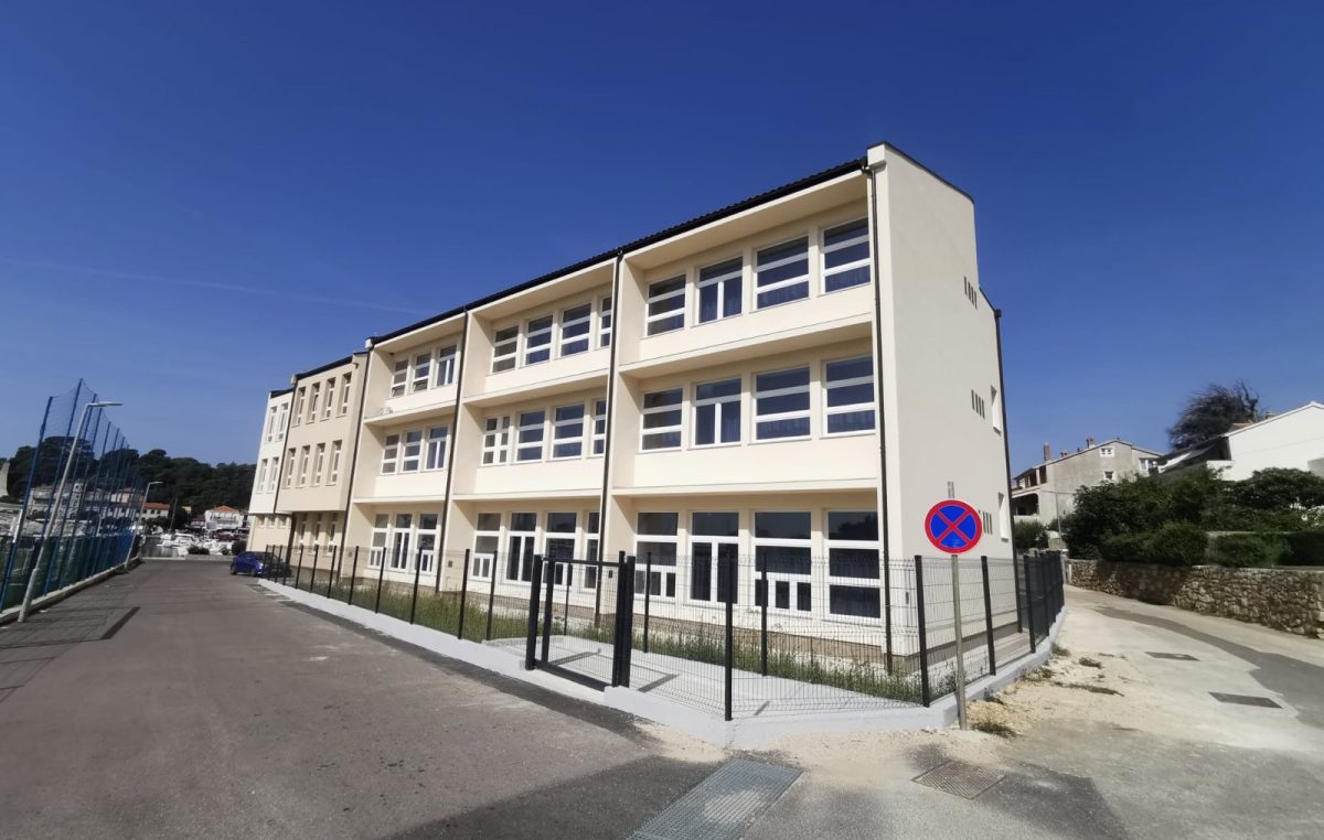 Otvoreni novi školski prostori OŠ Ivana Rabljanina Rab, gotovo 500 učenika pohađat će školu u jednoj smjeni