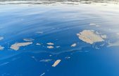 FOTO/VIDEO “Ekološka katastrofa u nastajanju”: Velika masna mrlja snimljena na moru u Njivicama