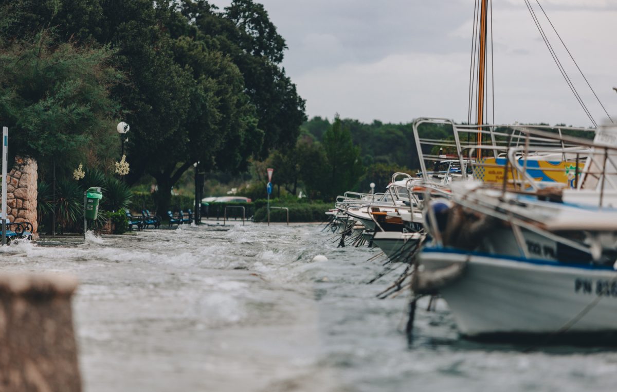 FOTO/VIDEO More poplavilo otočne rive, Krk “prešišao” i tradicionalno kišnu Rijeku