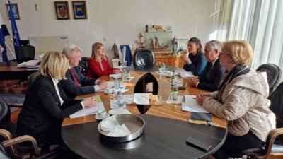 Zdravstvo i linijski prijevoz teme sastanka župana Komadine i Bobana