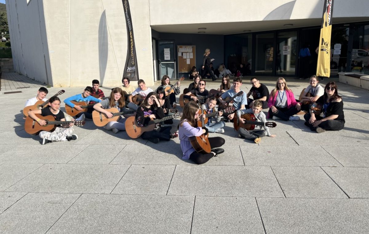 Glazbeni kamp i gitarističko natjecanje u Puntu: Komadić boljeg svijeta i zajedništva kroz glazbu