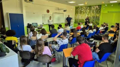 U Srednjoj školi Hrvatski kralj Zvonimir održano predavanje o elektroničkom nasilju