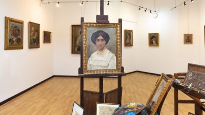 U Galeriji Zvonimir otvorena izložba “Retrospektiva” posvećena svestranoj Bašćanki Pavici Juliji Kaftanić