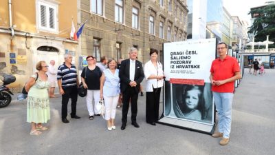 Na riječkom Korzu otvorena izložba “Dragi Česi, šaljemo pozdrav iz Hrvatske”