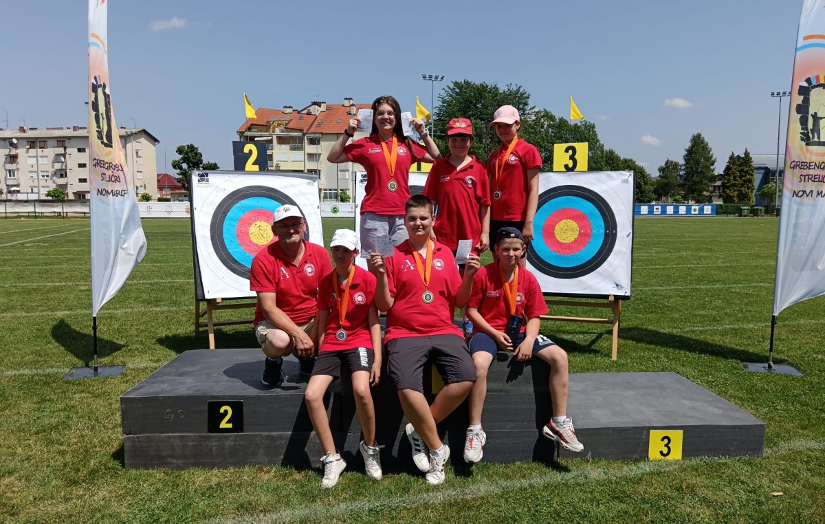 Zlato i bronca za puntarske streličare