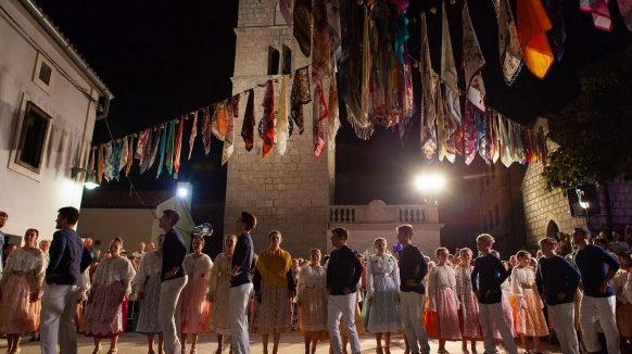 “Lijep je dan za naš Omišalj, za našu boduliju. Idemo dalje, trčimo, imamo posla!”