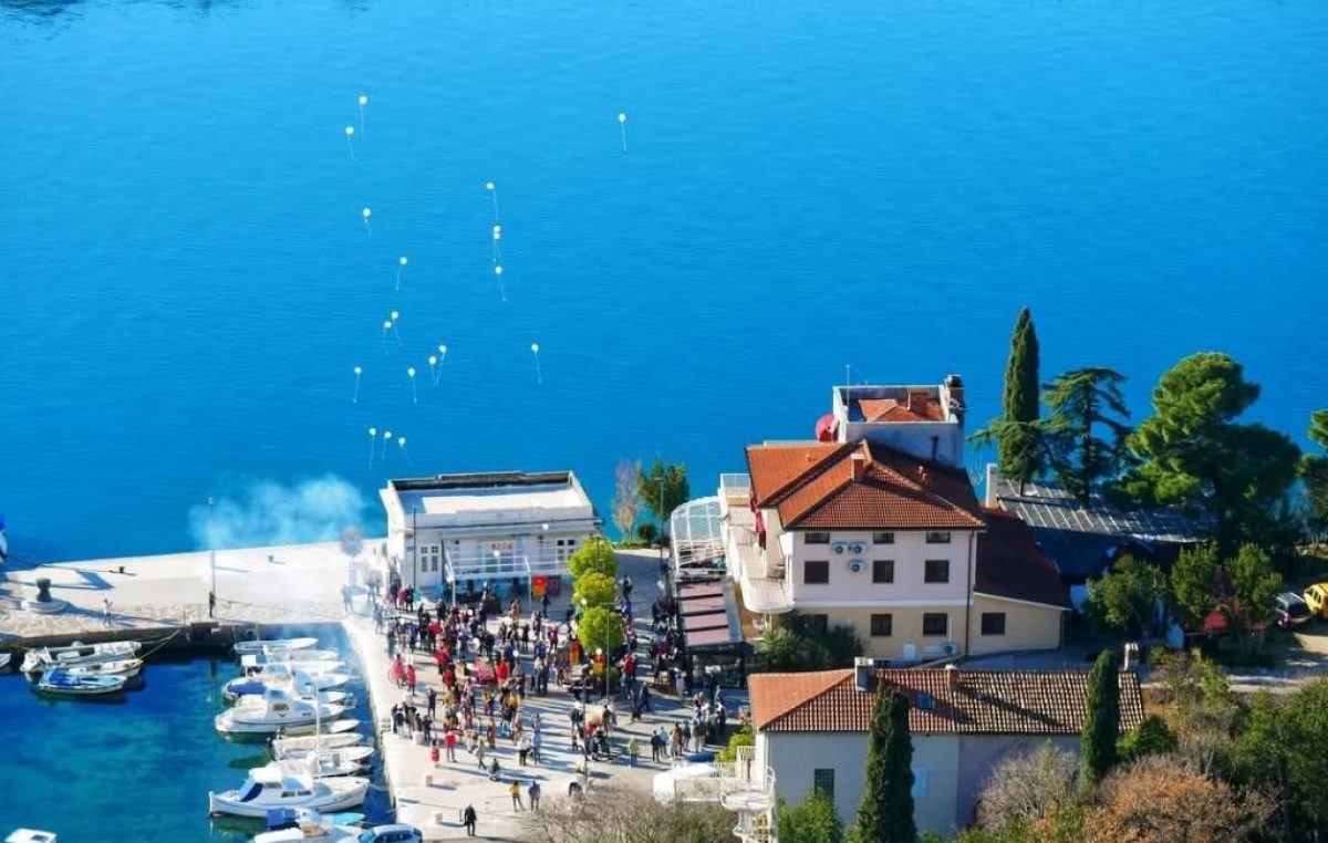 [VIDEO] Klimno, Omišalj, Malinska i Baška ispratili staru godinu uz feštu, Frankopane i zimsko kupanje