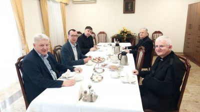 Tradicionalni preduskrsni doručak u Nadbiskupskom domu u Rijeci