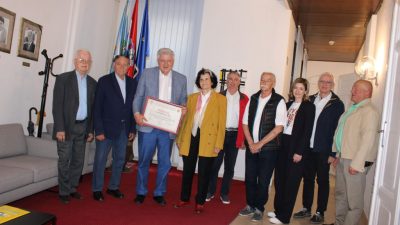 Županu Komadini uručena Povelja SABA Hrvatske za promicanje antifašizma