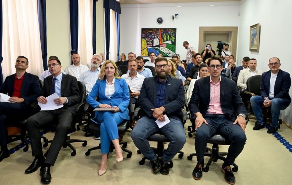 U HGK Županijskoj komori Rijeka održan panel o riječkom prometnom pravcu