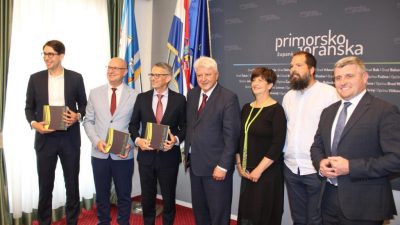 Izvršena primopredaja, Ivica Lukanović preuzeo vlast od Zlatka Komadine