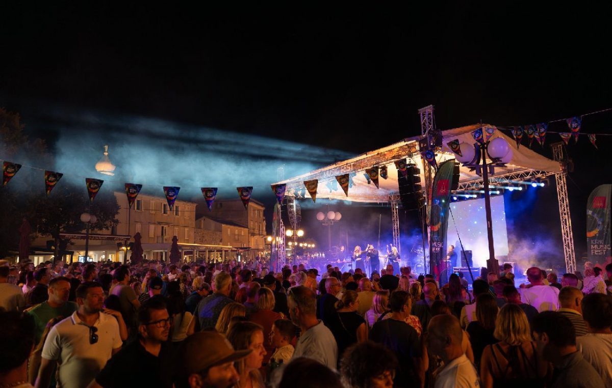 [FOTO/VIDEO] More sjajne glazbe: Nostalgija, uspomene i lude osamdesete na startu Krk Music Festa