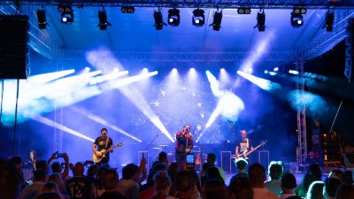 [FOTO/VIDEO] Sjajan Velvet Dress U2 Tribute band u žestokoj rock završnici Krk Music Festa