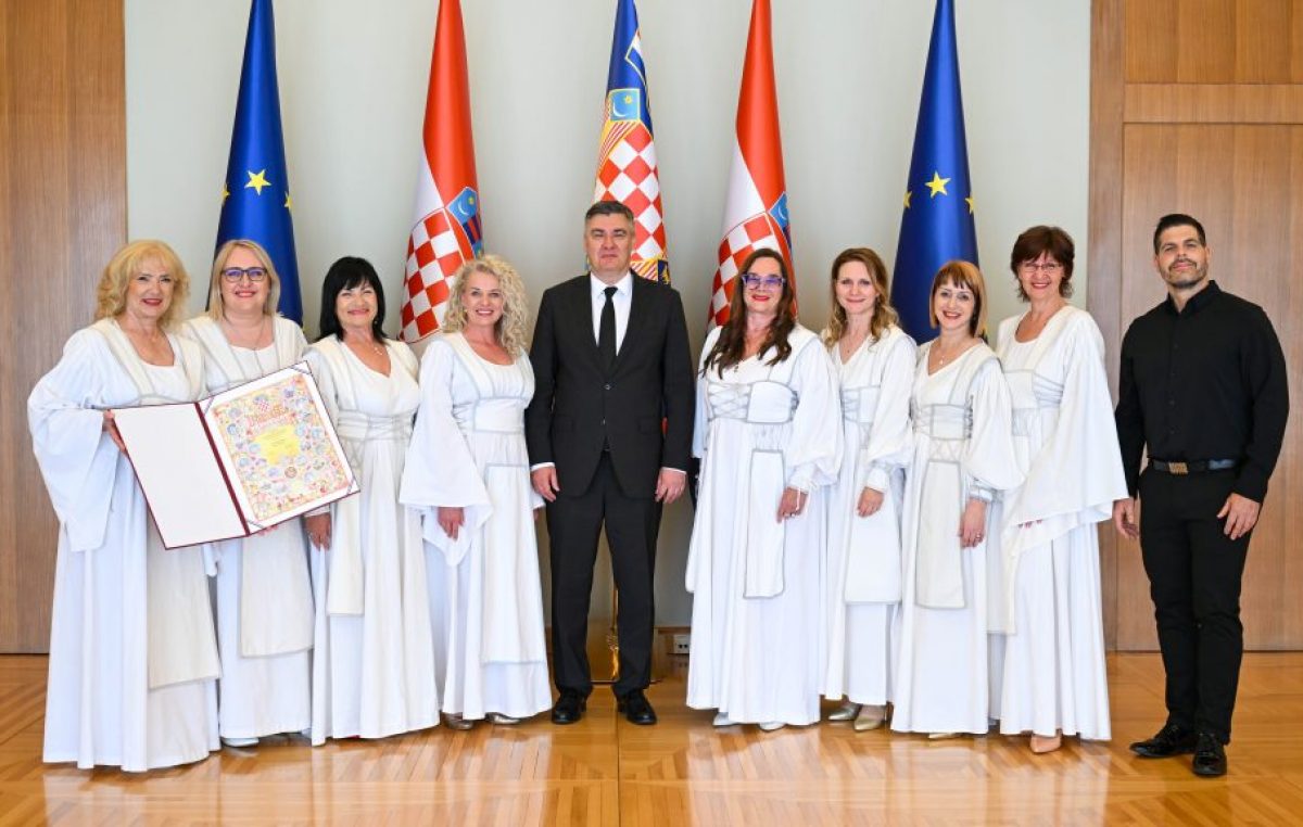 Klapa Luka dobila priznanje hrvatskog predsjednika