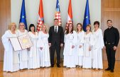Klapa Luka dobila priznanje hrvatskog predsjednika