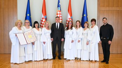 Klapa Luka dobila priznanje hrvatskog predsjednika
