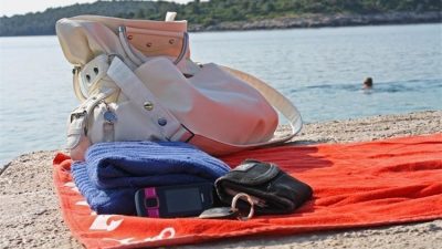 Kradljivci operiraju po krčkim plažama, oprez!