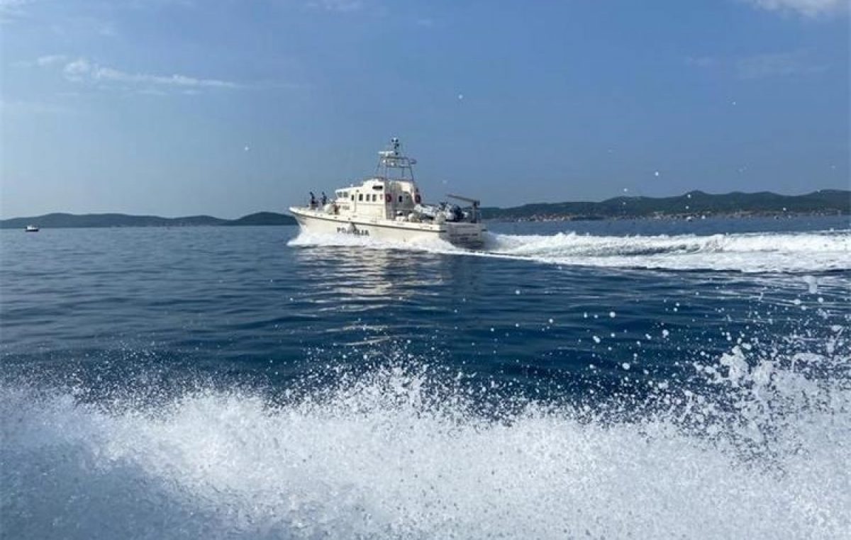 Nedozvoljeno glisirali na manje od 300 metara od obale
