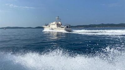Nedozvoljeno glisirali na manje od 300 metara od obale