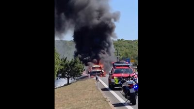 [VIDEO] Usred kolone na Krku zapalio se automobil, vatrogasci poslali apel koji spašava živote