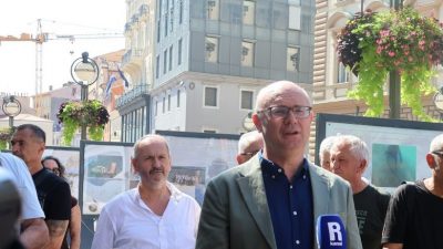 Na Korzu postavljena izložba o volonterskim ekološkim akcijama veterana 9. gardijske brigade Vukovi