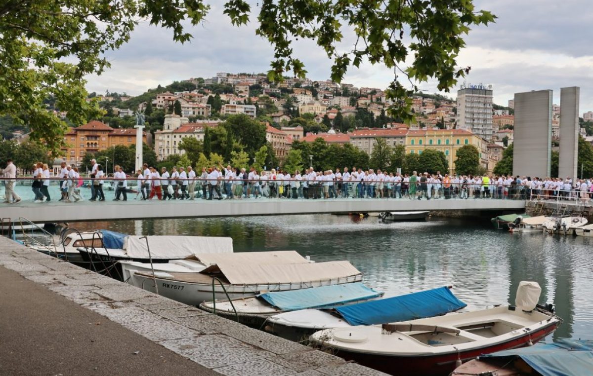 Održan mimohod “Srebrenica svijetom hodi”