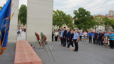 Položeni vijenci i postavljena izložba povodom 34. obljetnice osnutka 111. brigade