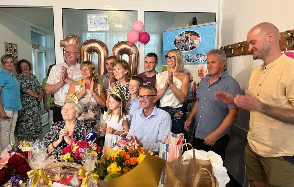 Josipa Turk proslavila 100. rođendan, čestitali joj hrvatski predsjednik i župan