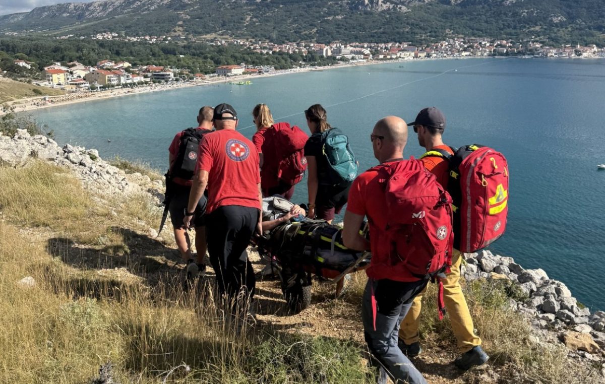 HGSS spasio ženu koja se ozlijedila planinareći u Baški