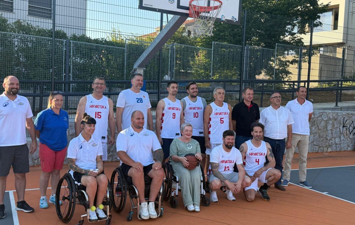 Predsjednik Županijske skupštine prisustvovao revijalnoj košarkaškoj utakmici saborskih zastupnika i sportaša s invaliditetom