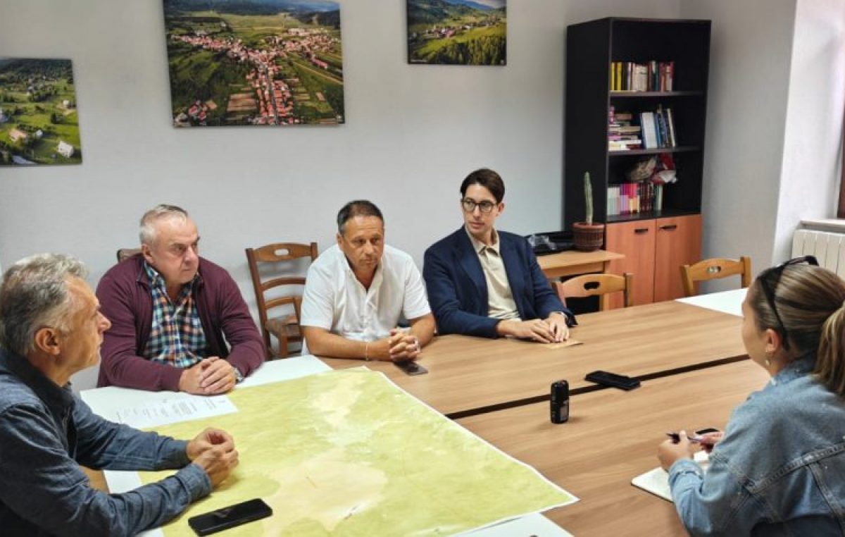 Zamjenik župana Matić obišao gradilište na sanaciji kolnika i oborinske odvodnje na području Općine Mrkopalj